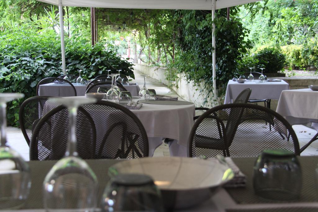 Les Jardins D'Anglise Otel Six-Fours-les-Plages Dış mekan fotoğraf